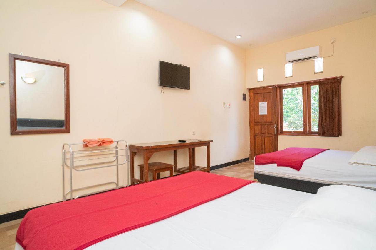 Hotel Reddoorz @ Panglima Sudirman Madiun Exterior foto